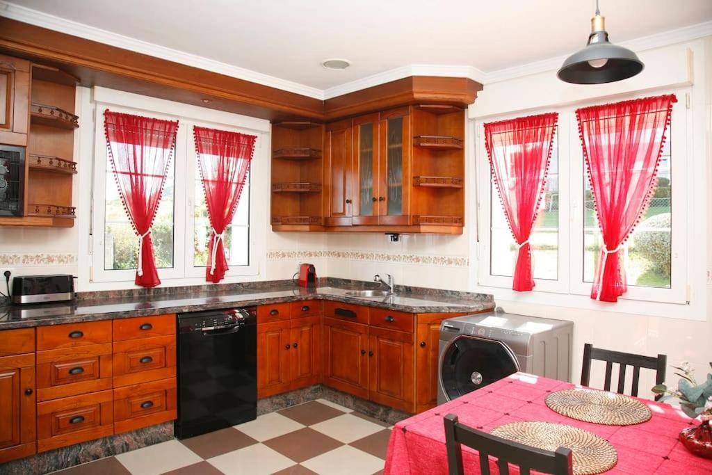Chalet Con Magnificas Vistas Al Mar Перлора Екстериор снимка